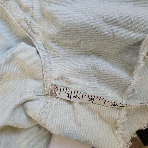 Old Navy Womens Blue Flat Front Medium Rise Denim Cut Off Shorts Size 8 - Picture 7 of 7
